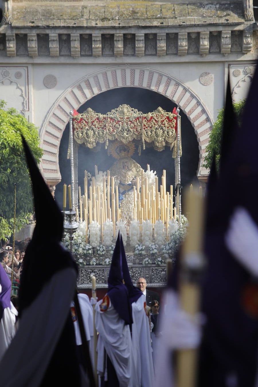 De Córdoba al Naranjo, la vibrante procesión de La Agonía, en imágenes