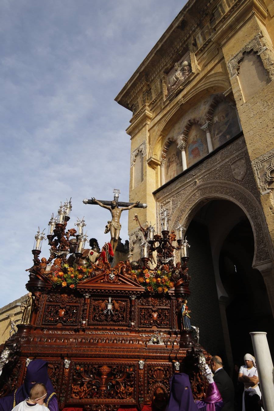 De Córdoba al Naranjo, la vibrante procesión de La Agonía, en imágenes