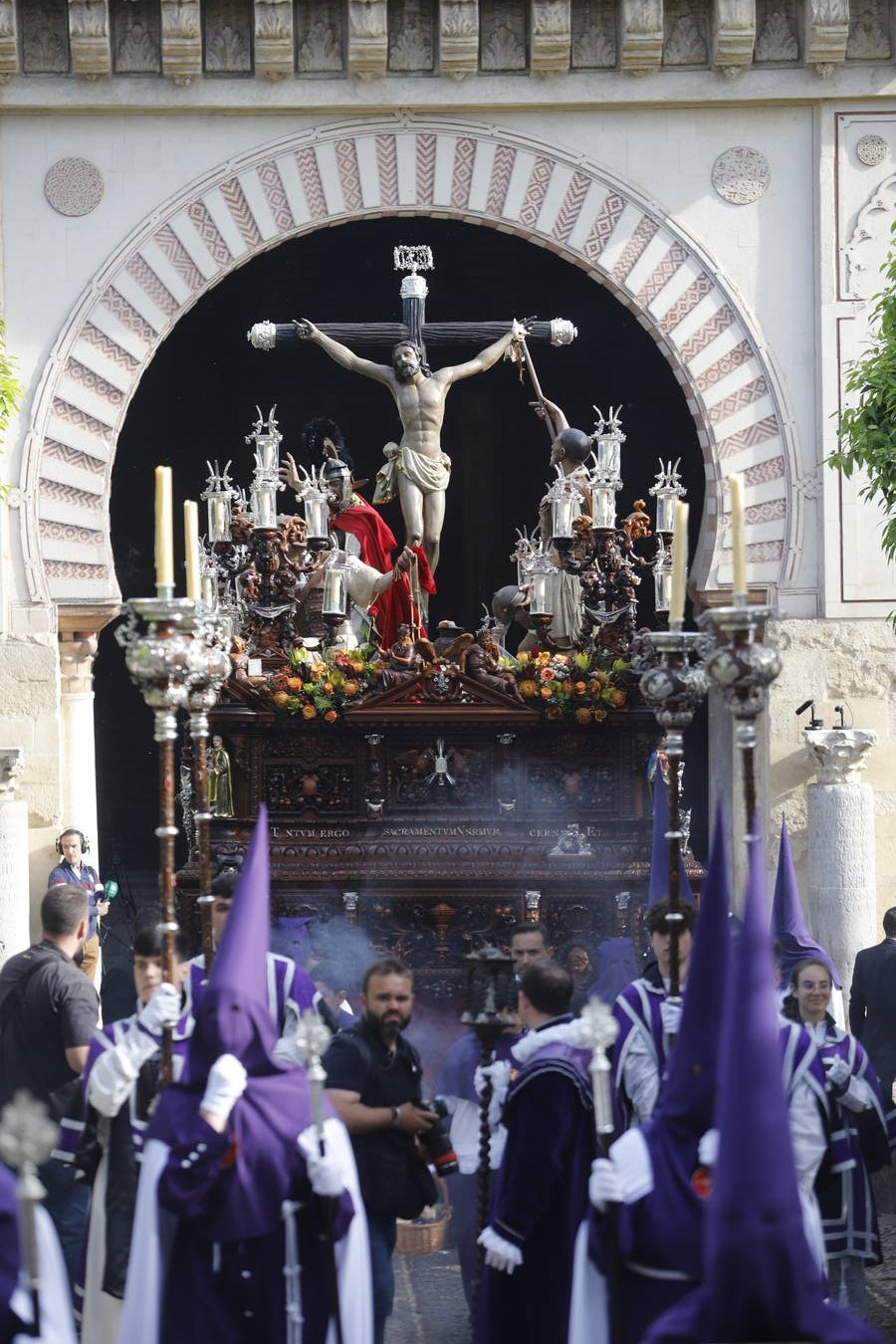 De Córdoba al Naranjo, la vibrante procesión de La Agonía, en imágenes