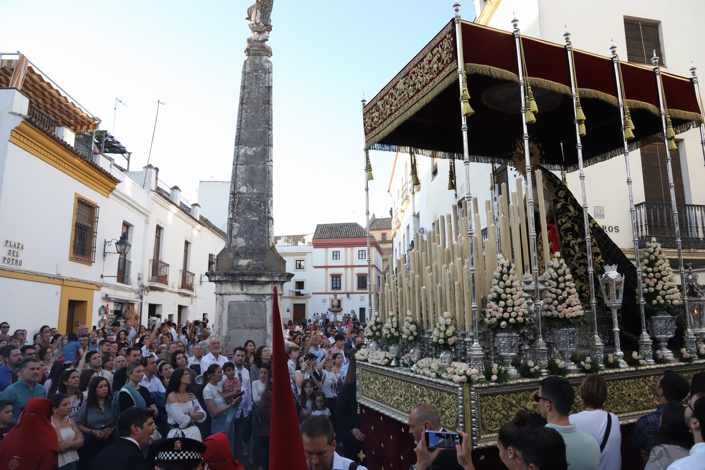 Fotos | La emotiva estación de penitencia del Buen Suceso el Martes Santo en Córdoba