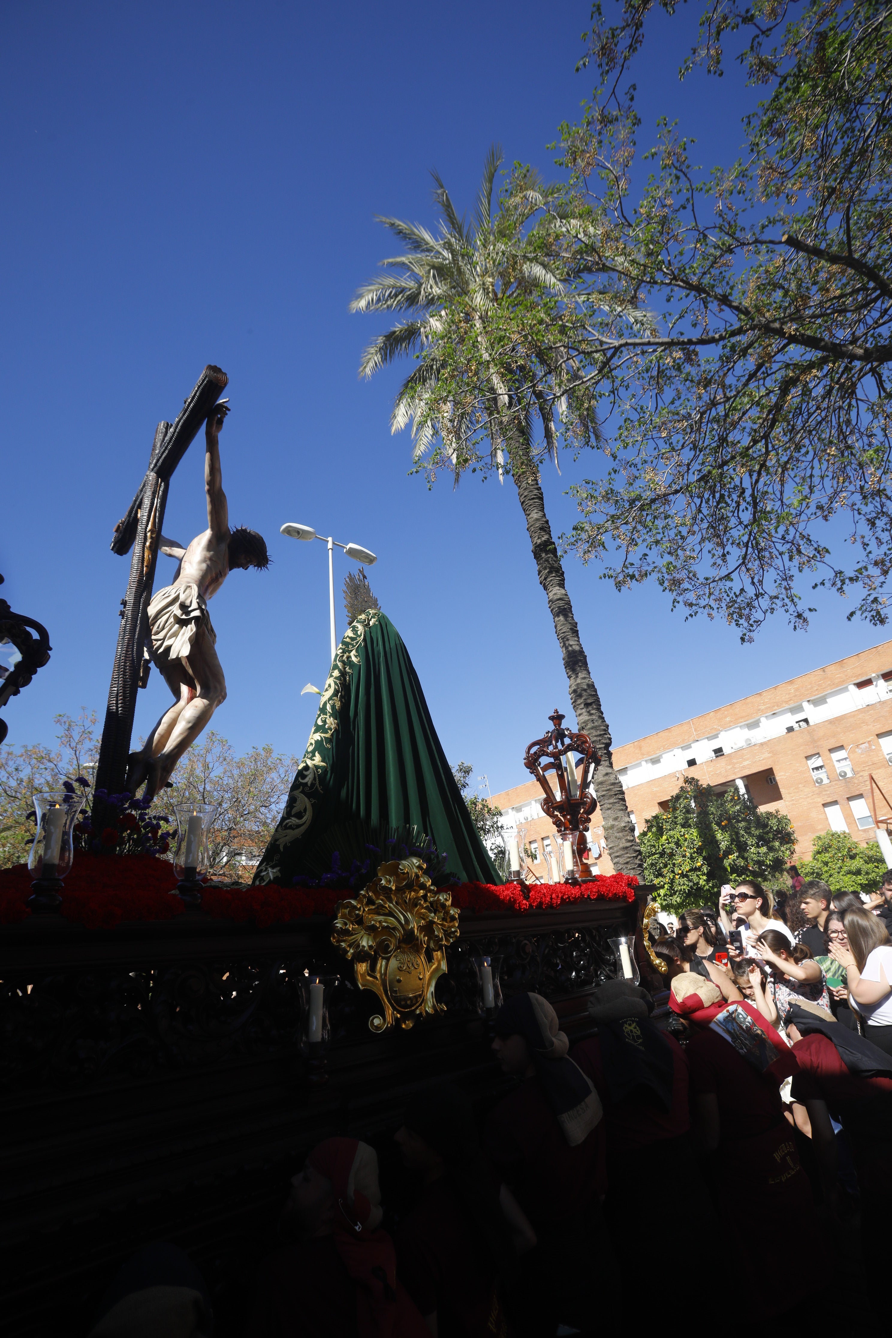 La hondura y sencillez del Cristo de la Piedad en Las Palmeras