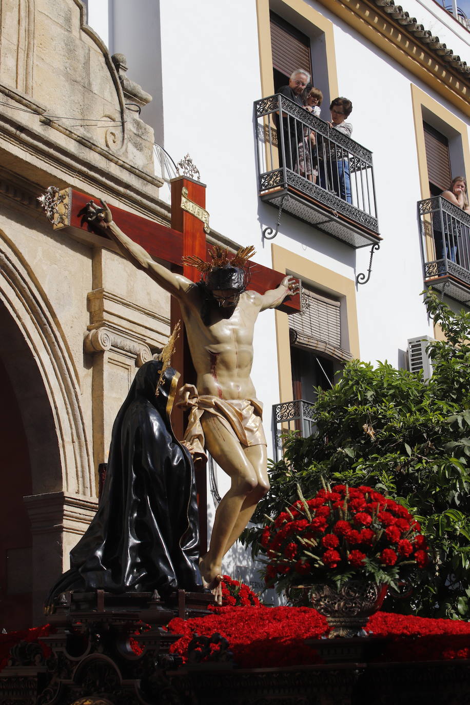La identidad estética de la Caridad en su estación de penitencia, en imágenes
