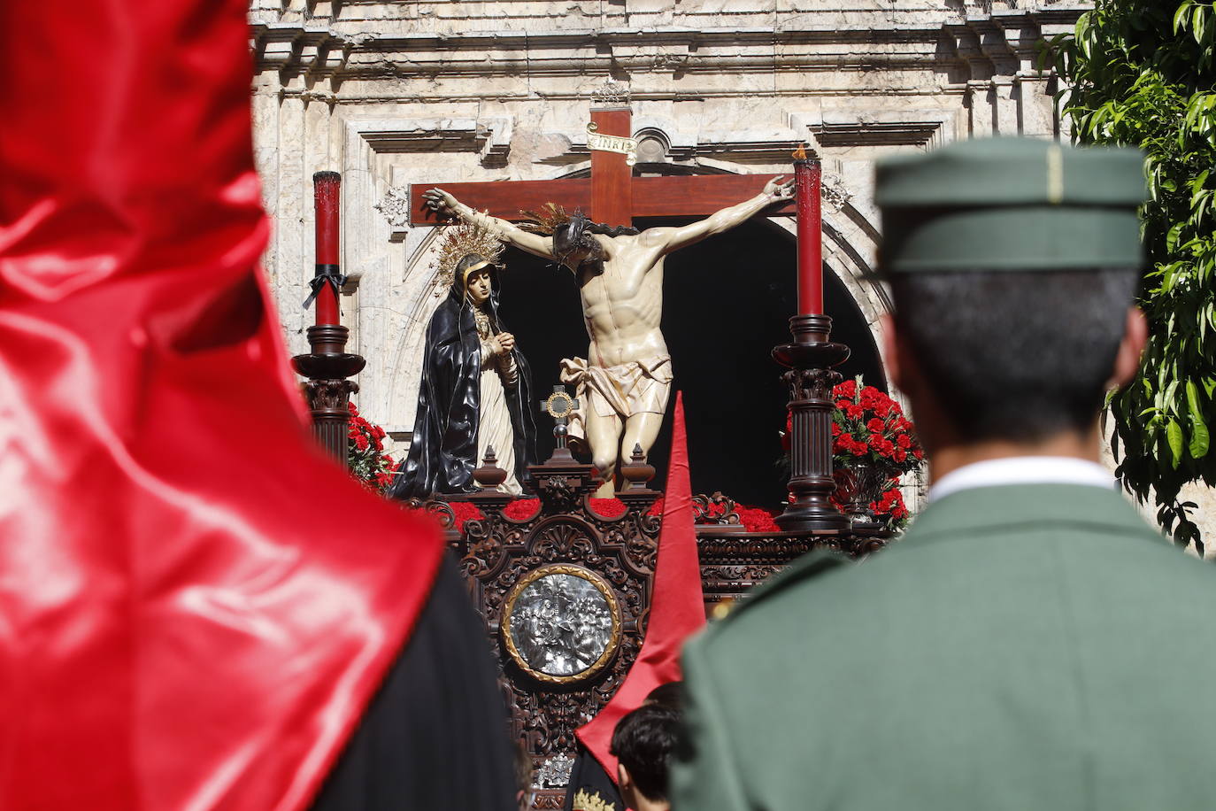 La identidad estética de la Caridad en su estación de penitencia, en imágenes