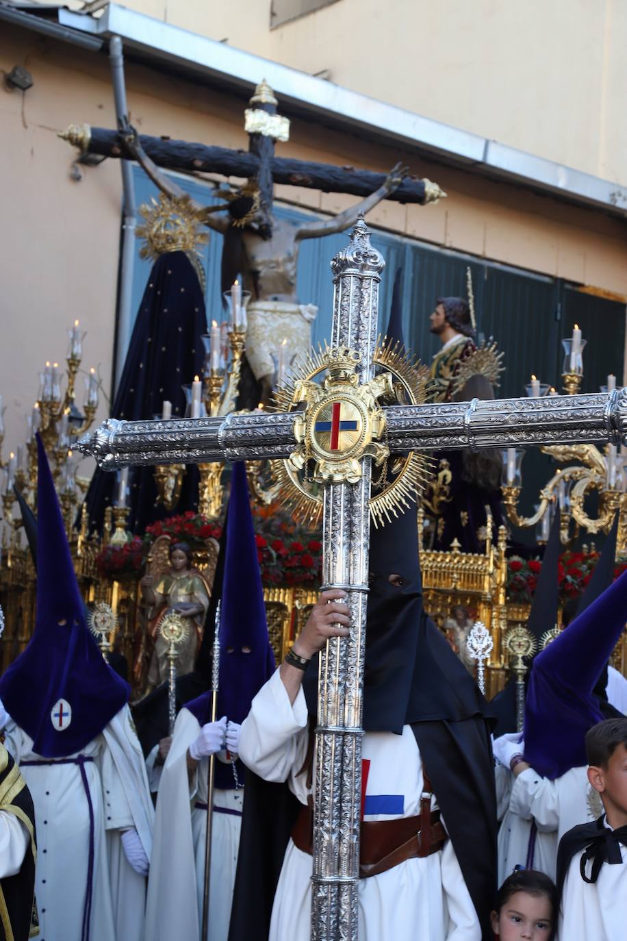 En imágenes, devoción honda al Cristo de Gracia