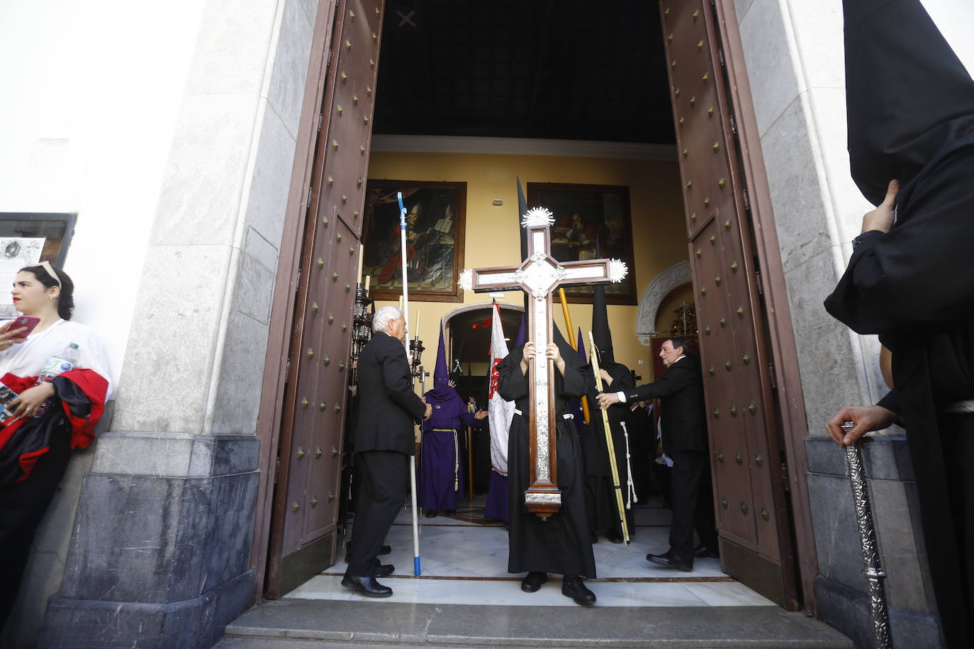 La solemnidad del Nazareno en su salida, en imágenes