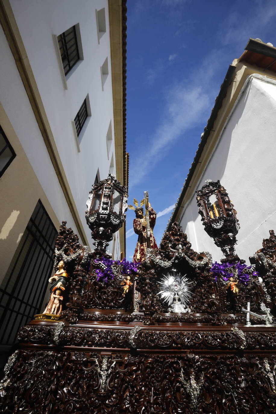La solemnidad del Nazareno en su salida, en imágenes