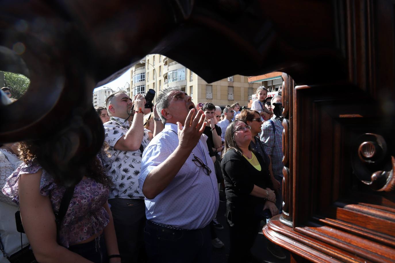 Las estampas del peso de los siglos en el Caído