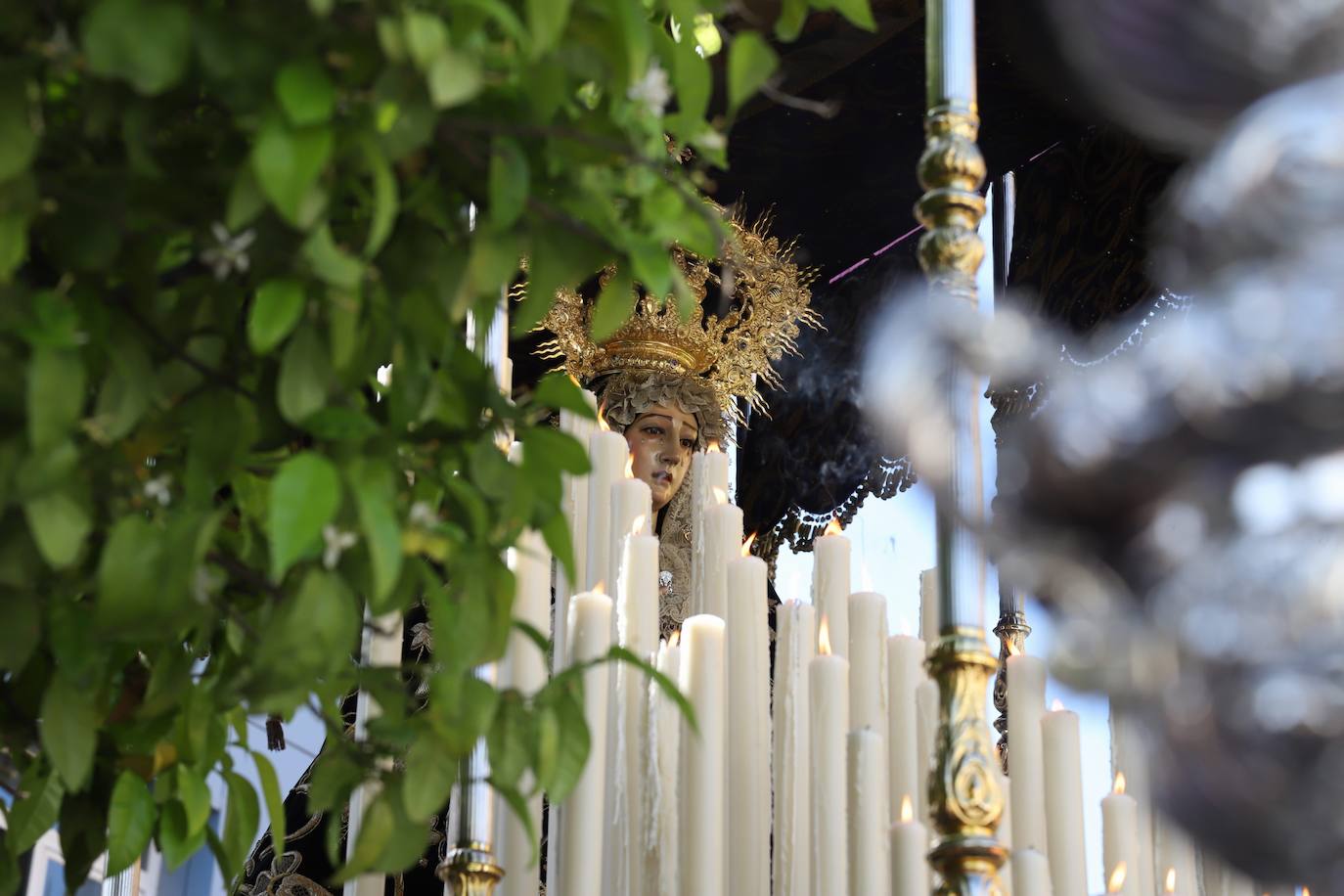 Las estampas del peso de los siglos en el Caído