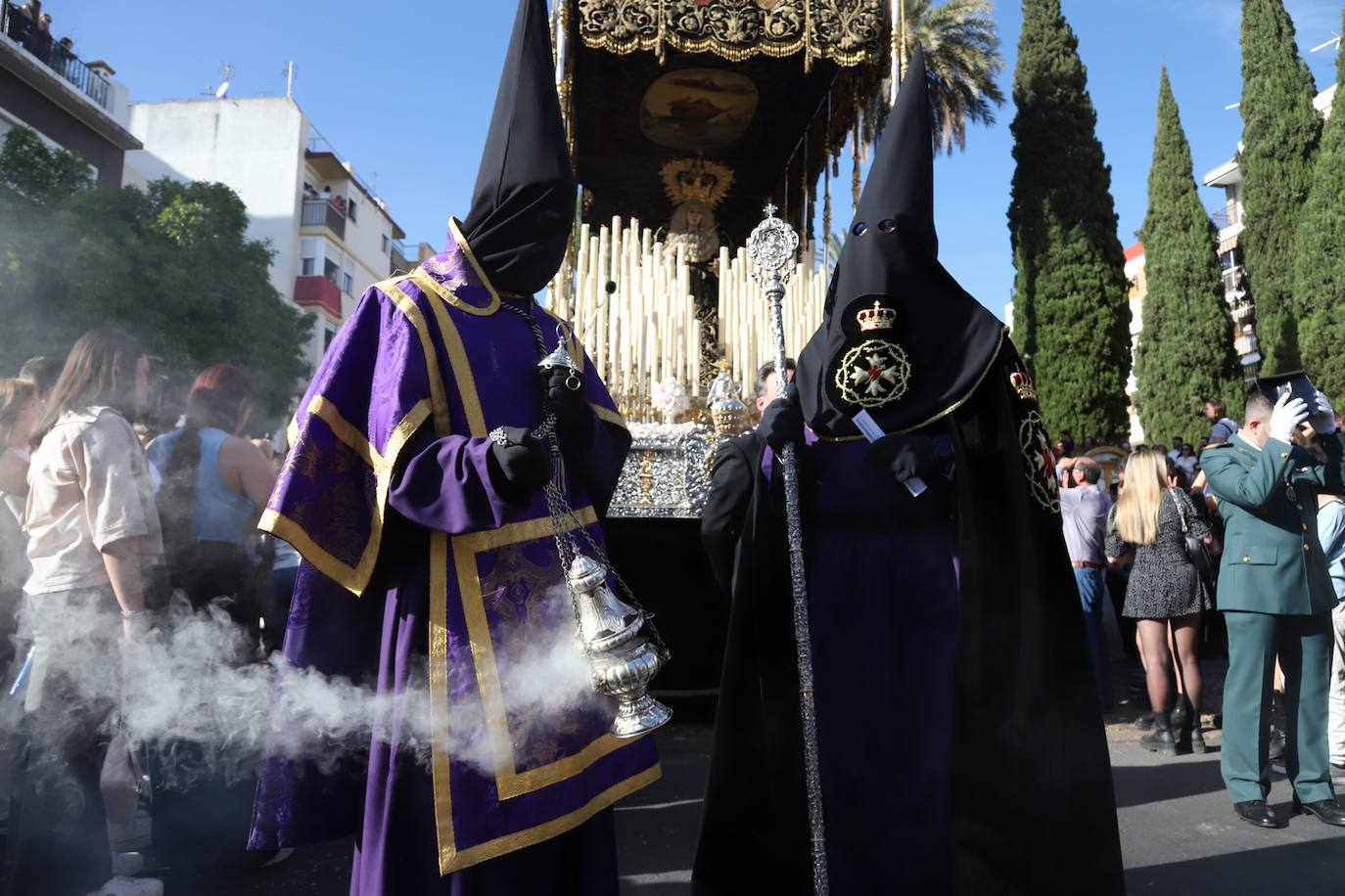 Las estampas del peso de los siglos en el Caído