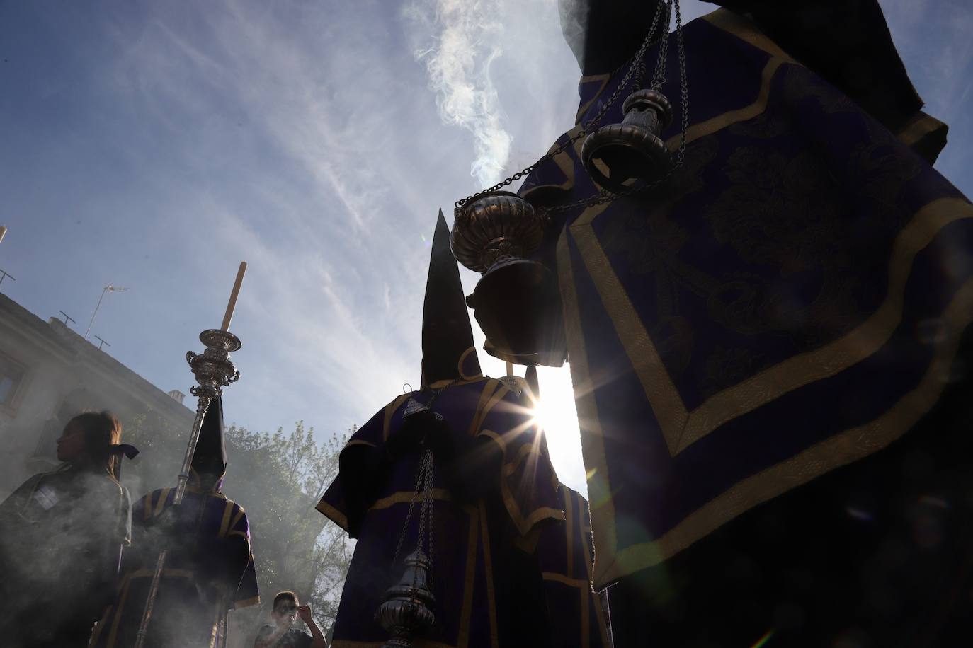 Las estampas del peso de los siglos en el Caído