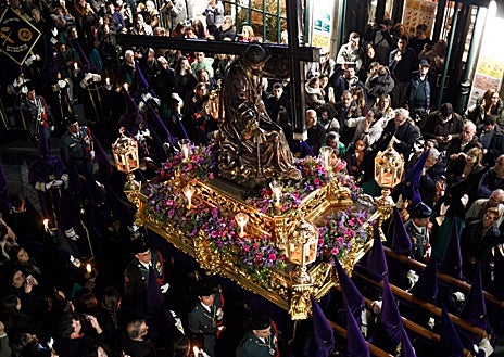 Imagen secundaria 1 - Arriba, encuentro con la Vera Cruz