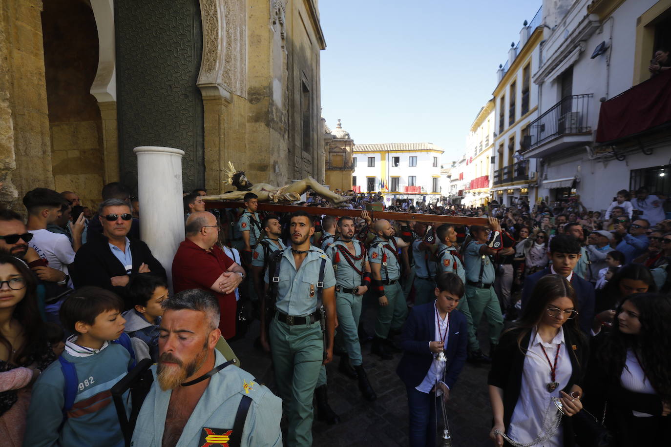 Semana Santa de Córdoba 2023 | El esperado vía crucis del Señor de la Caridad, en imágenes