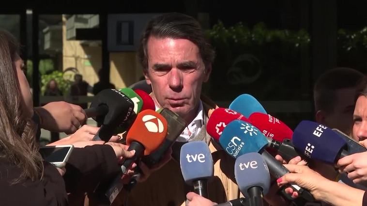 Aznar alaba la "brillantez" de Piqué durante sus cargos en el Gobierno