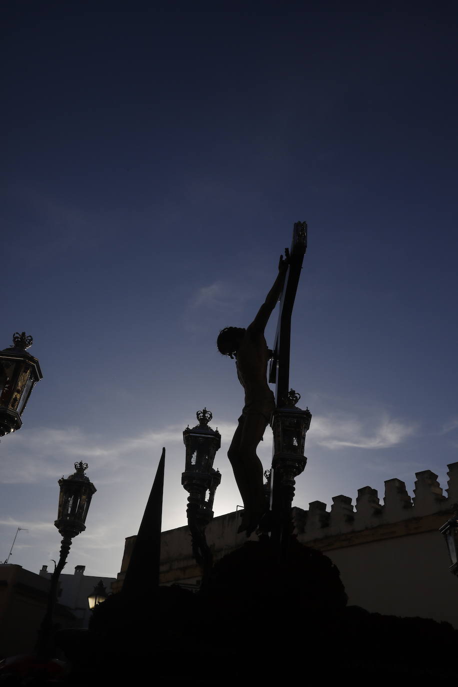 El Viernes Santo eterno de los Dolores, en imágenes