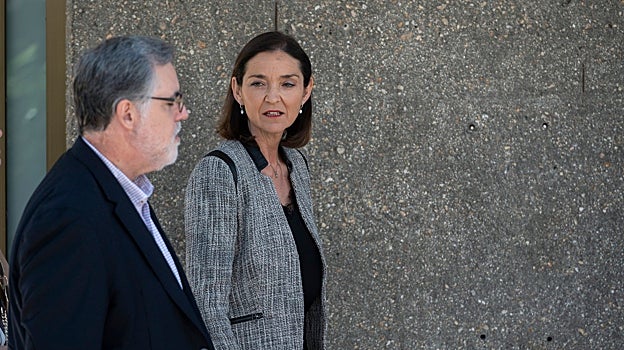 La candidata a la alcaldía de Madrid, Reyes Maroto, a su llegada a la capilla ardiente de Josep Piqué