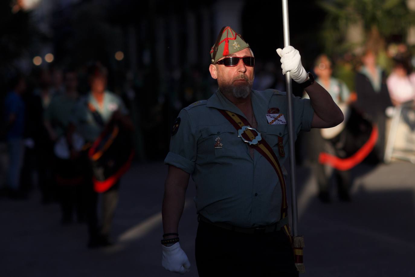Un militar, durante el desfile procesional de Viernes Santo en Valladolid