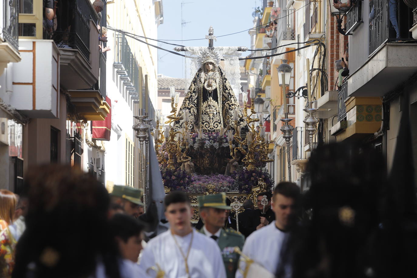 La emocionante procesión de la Virgen de la Soledad de Cabra, en imágenes
