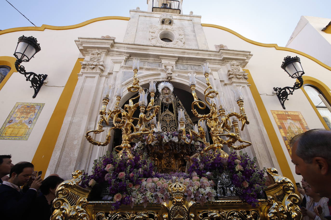 La emocionante procesión de la Virgen de la Soledad de Cabra, en imágenes