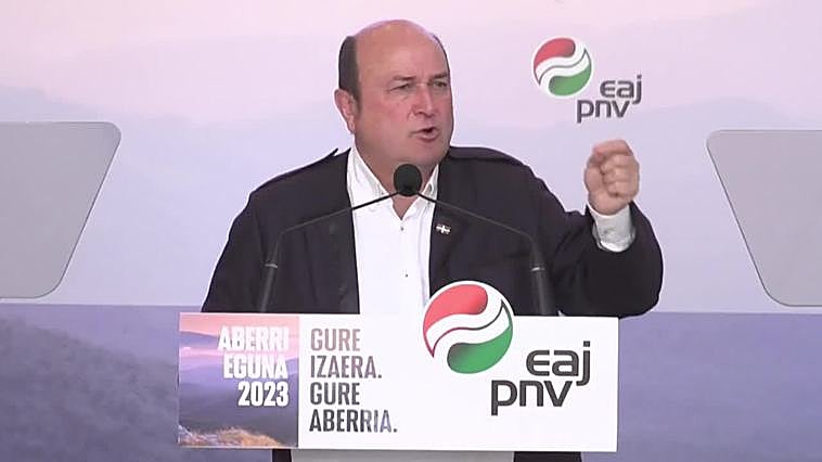 Ortuzar pide más alcaldes y junteros de PNV el 28M para que Euskadi "avance como nación"