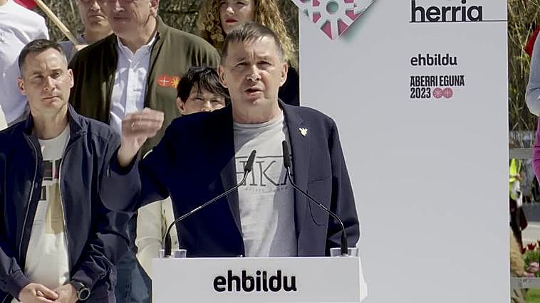 Otegi pide a la izquierda que reconozca el "derecho a la libre autodeterminación"
