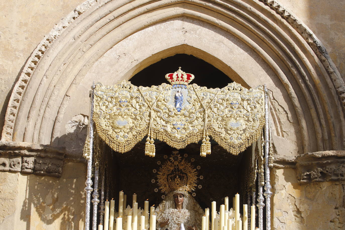 La Virgen de la Alegría recorre sola las calles de Córdoba, en imágenes