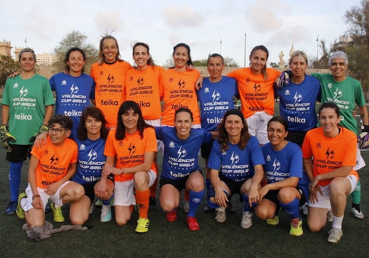 Las 'Referentes' exhiben su fútbol de la mano de Teika en la València Cup Girls