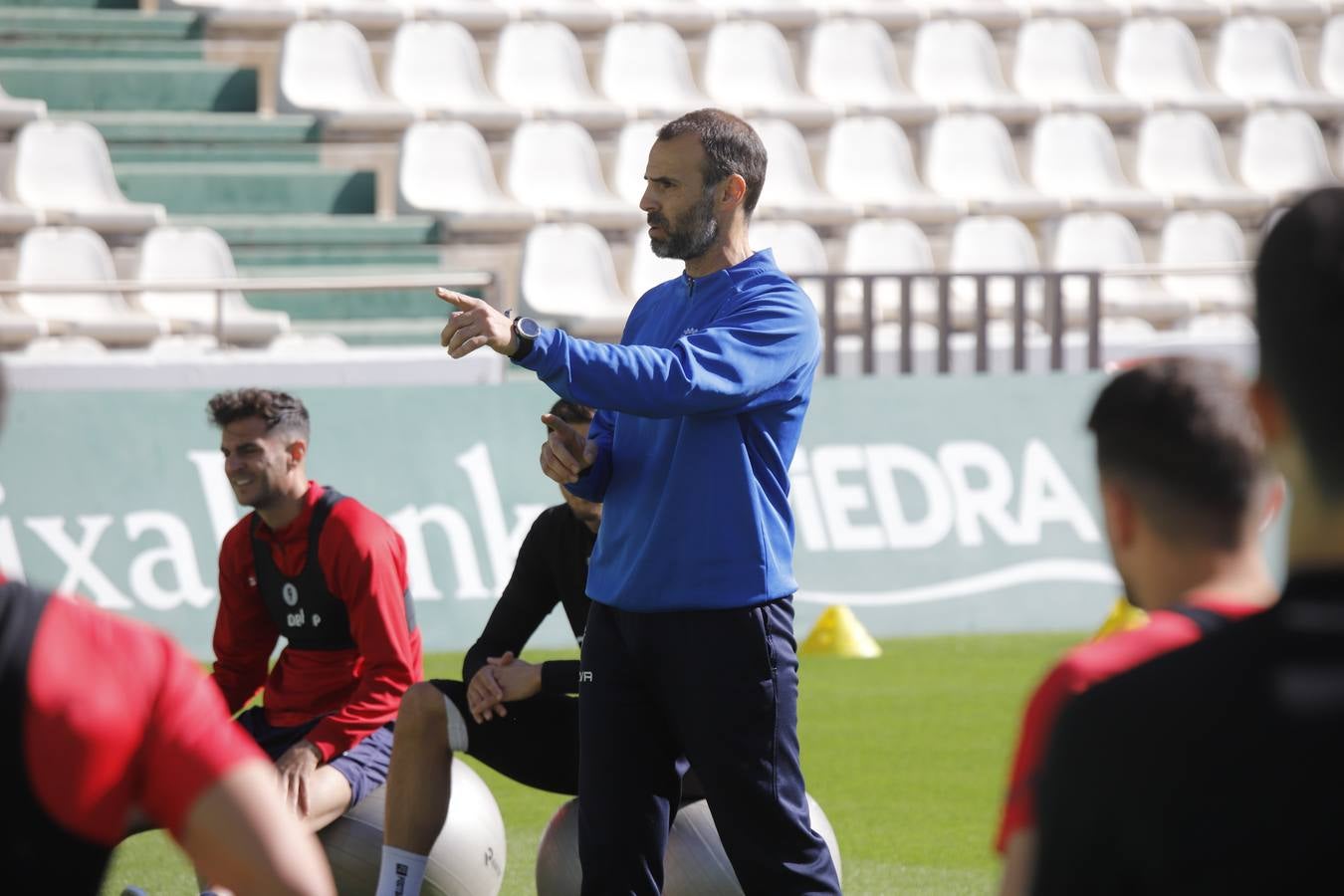 El primer entrenamiento de Manuel Mosquera al frente del Córdoba CF, en imágenes