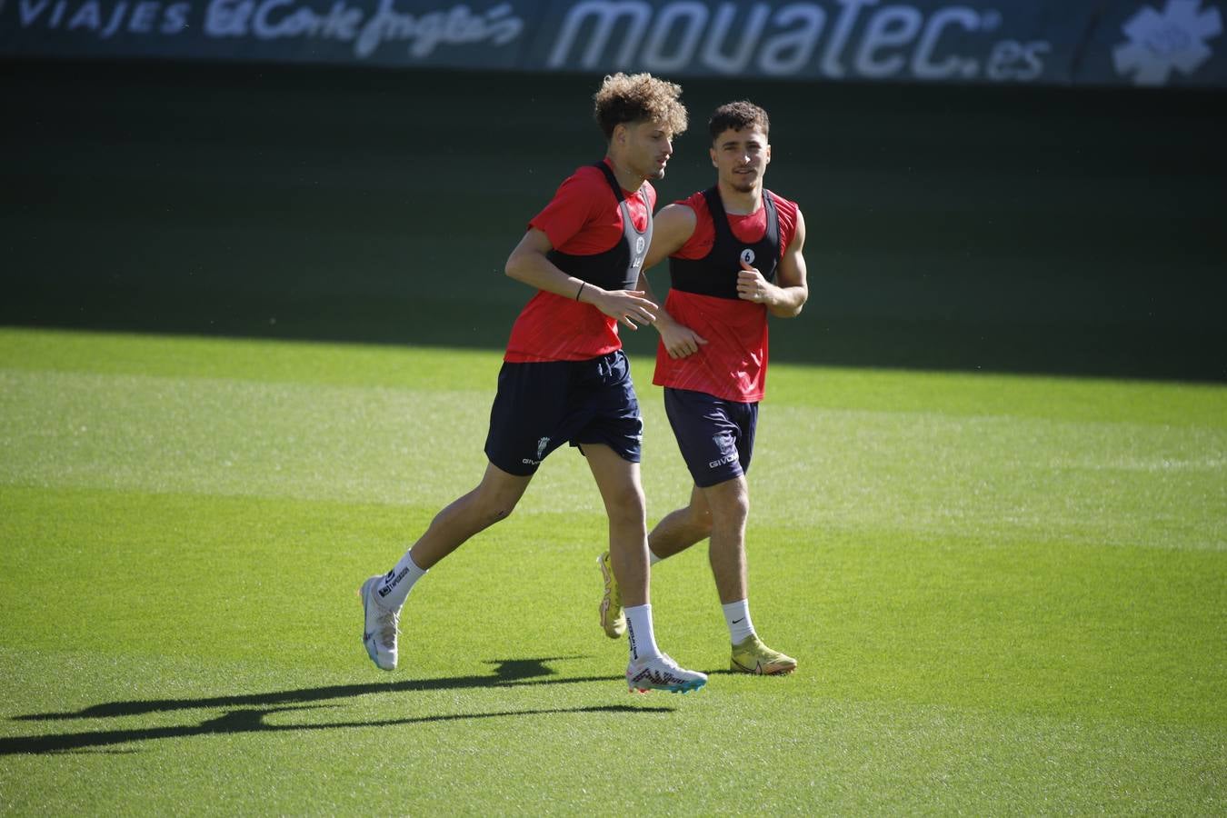 El primer entrenamiento de Manuel Mosquera al frente del Córdoba CF, en imágenes