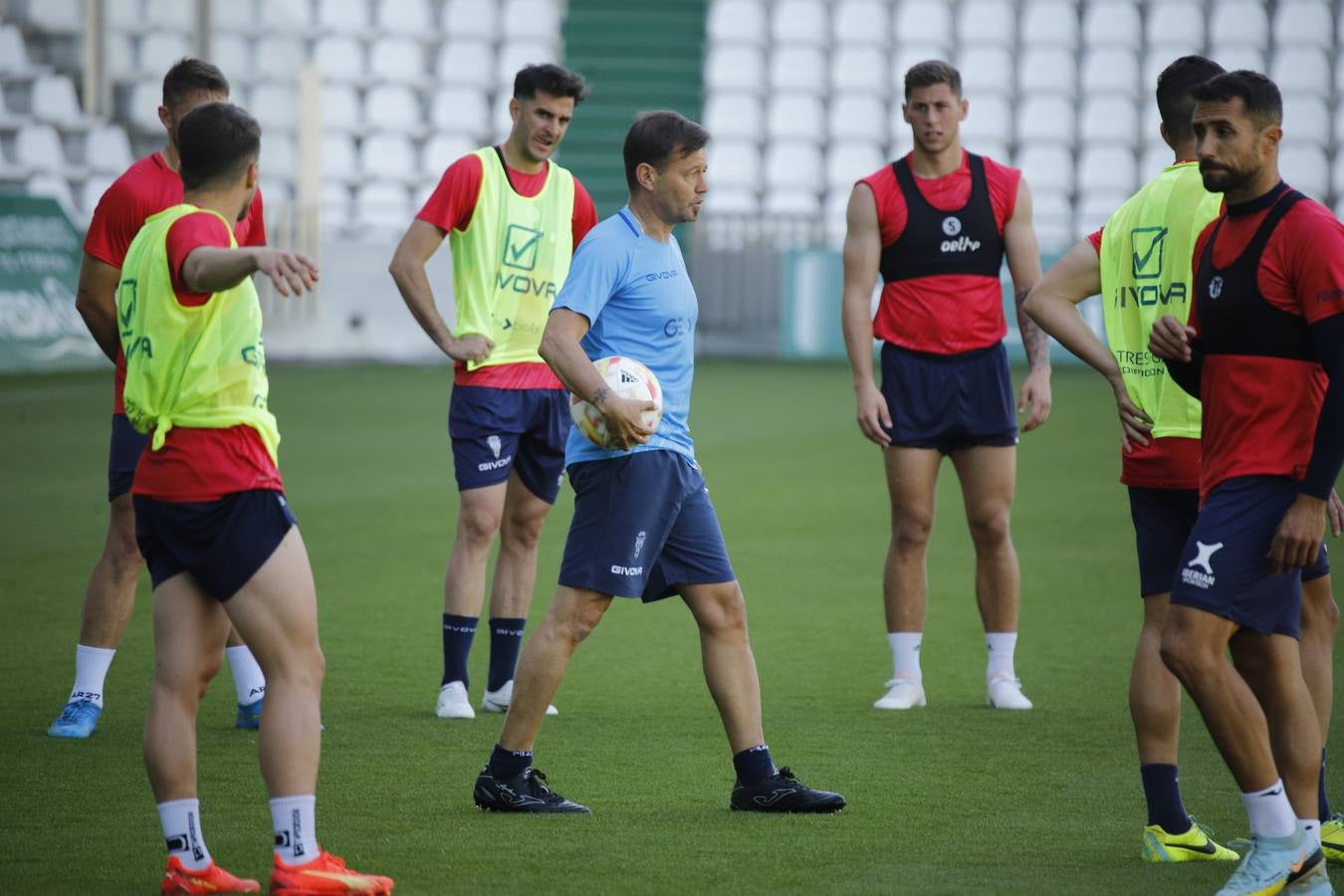El primer entrenamiento de Manuel Mosquera al frente del Córdoba CF, en imágenes