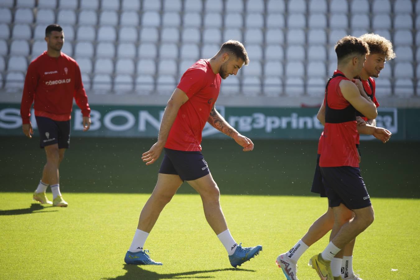 El primer entrenamiento de Manuel Mosquera al frente del Córdoba CF, en imágenes