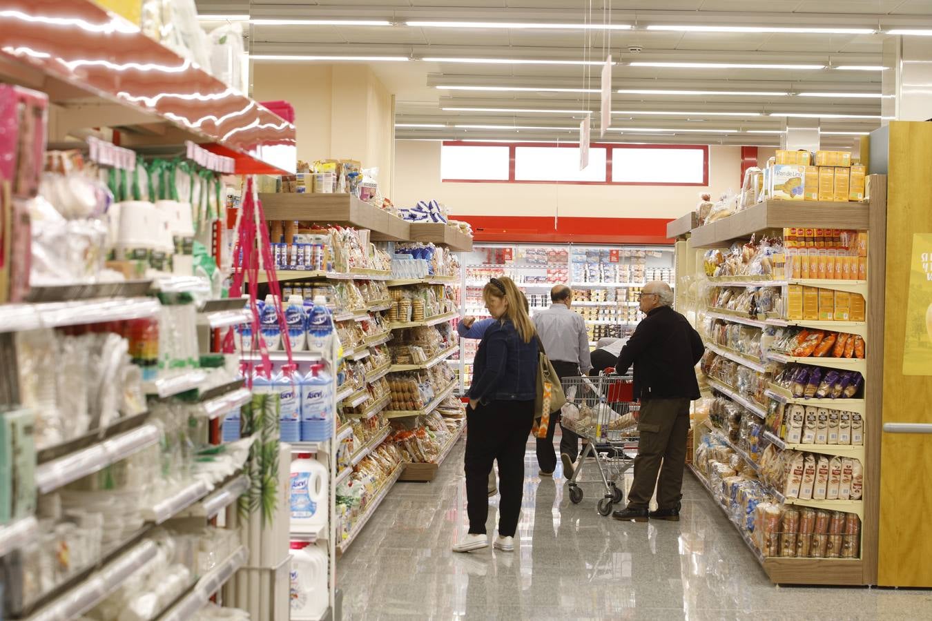 Fotos | Así es el nuevo supermercado de Deza en Córdoba