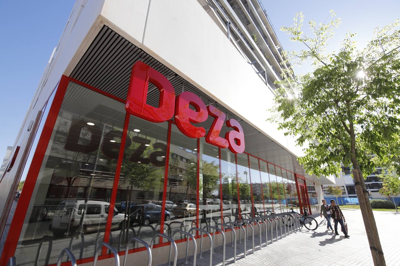 Fotos | Así es el nuevo supermercado de Deza en Córdoba