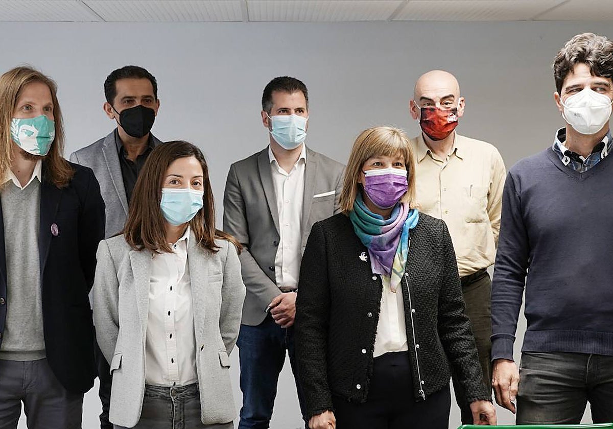 El secretario autonómico del PSOE, Luis Tudanca, de Podemos, Pablo Fernández, de CCOO, Vicente Andrés, y de IU, Juan Antonio Gascón, junto a otras cuatro organizaciones de izquierdas firmaron el Manifiesto Villalar en 2022