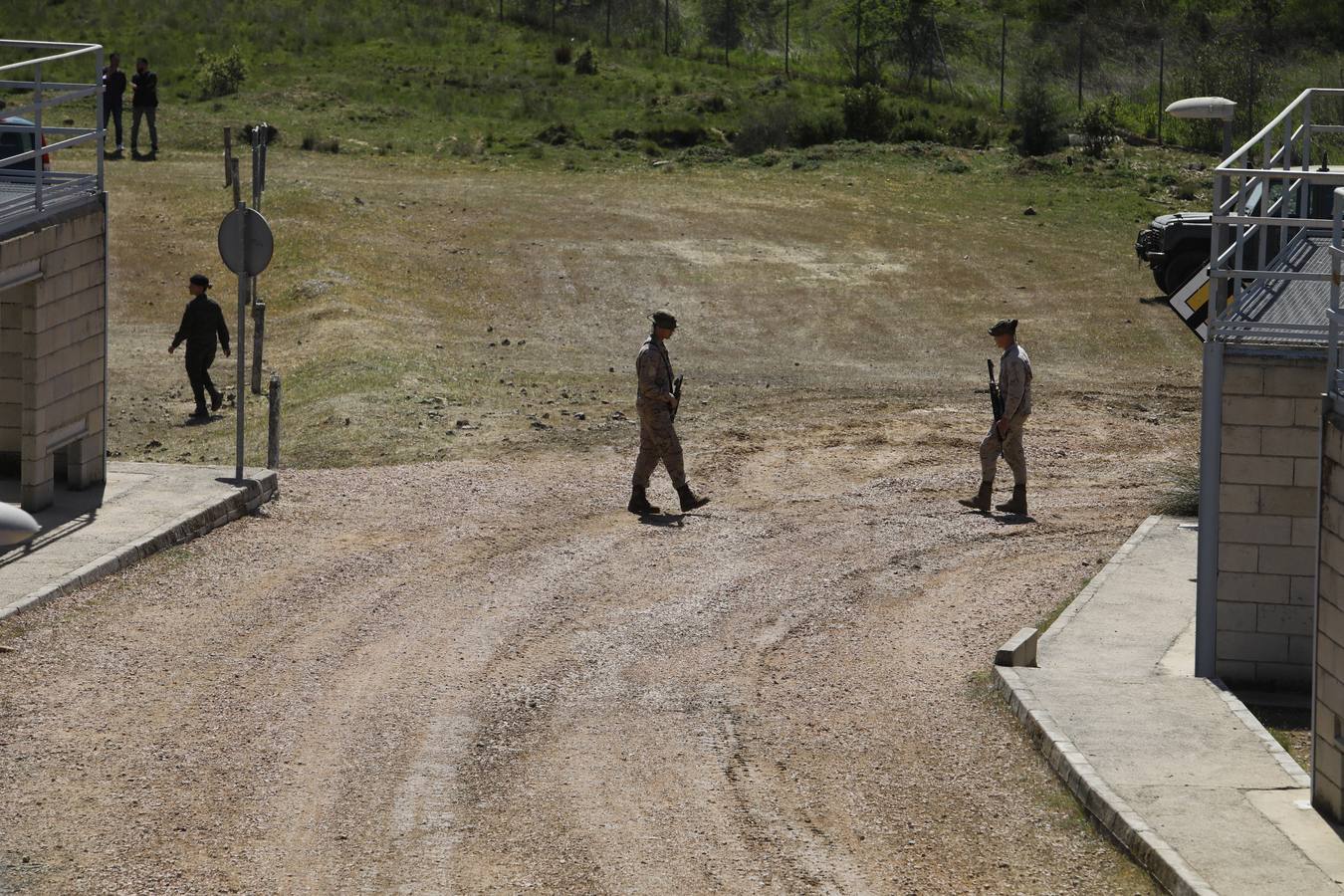 La visita de la ministra de Defensa a la Base de Cerro Muriano en Córdoba, en imágenes
