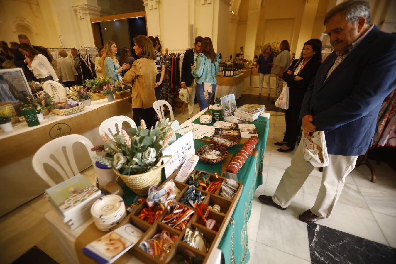 La inauguración del Baratillo de Adevida Córdoba, en imágenes