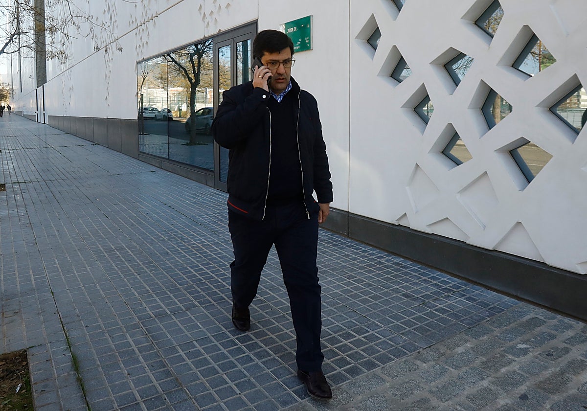 El expresidente del Córdoba CF, Jesús León de camino a los juzgados de Córdoba