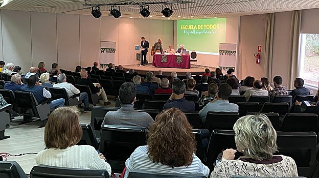 Público asistente a una de las sesiones de las primeras jornadas nacionales de Escuela de Todos, en Alicante