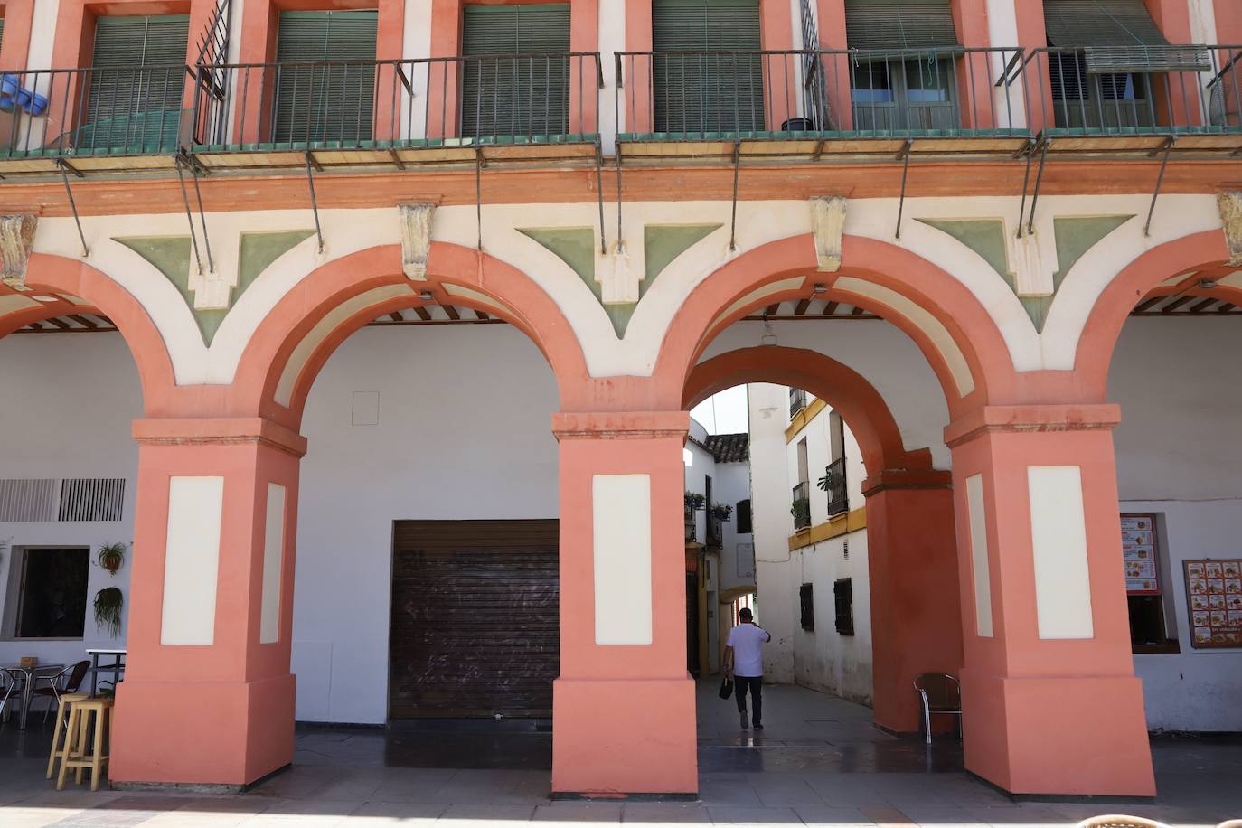 La plaza de la Corredera de Córdoba después de la limpieza, en imágenes