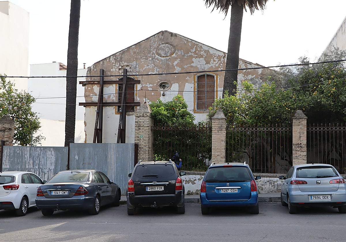 Una de las fachadas a la calle del edificio de Bodegas Víbora en Lucena