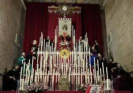 Once apóstoles de la Sagrada Cena, en el altar de cultos del Rocío de Córdoba