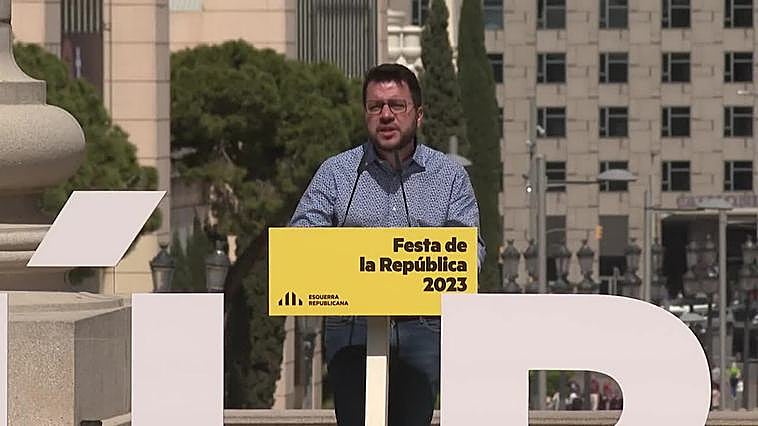 Aragonés hace un llamamiento para crear "un gran acuerdo en Cataluña para defender la democracia"