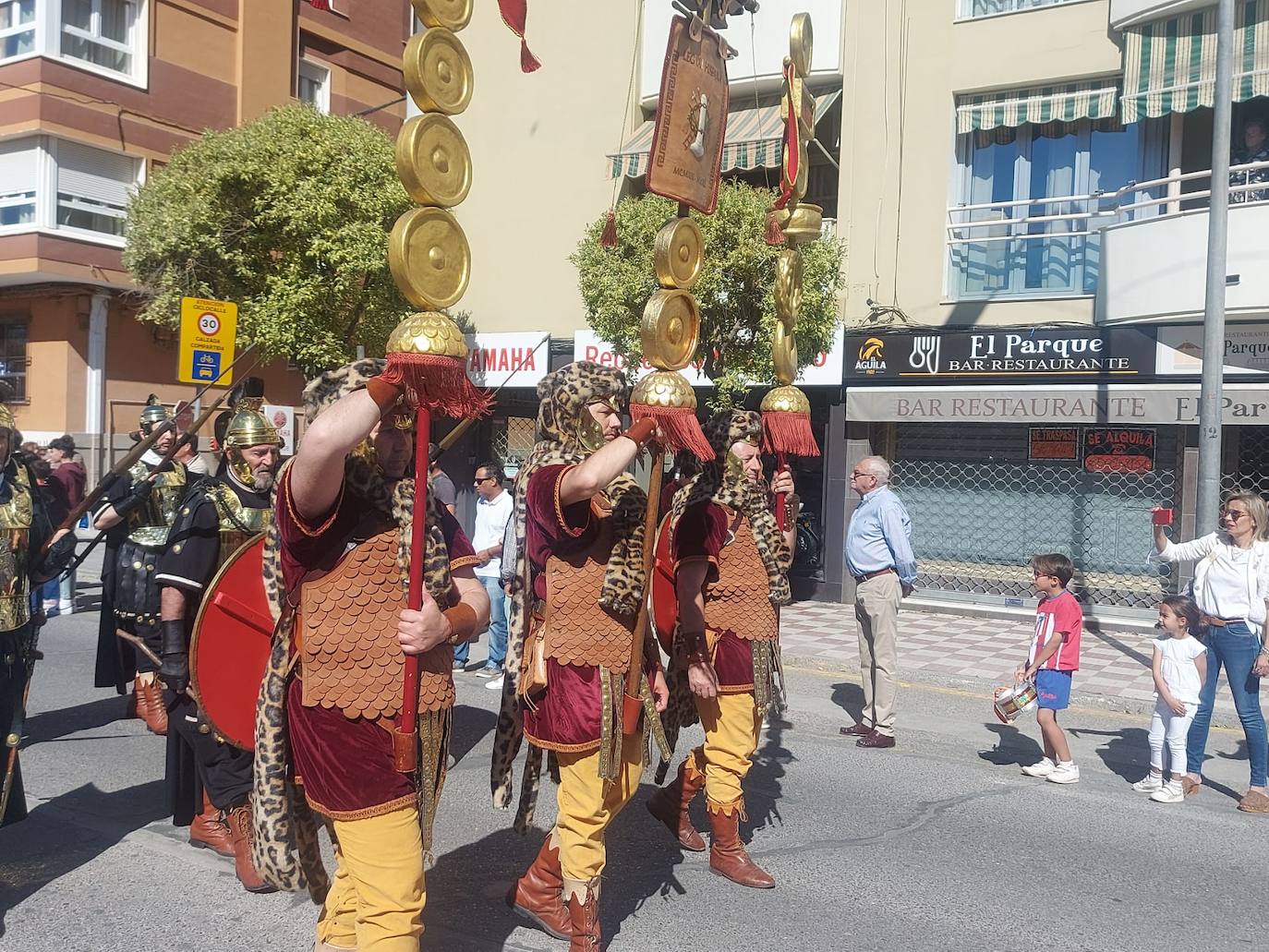 El espectacular encuentro de centurias romanas en Montilla, en imágenes