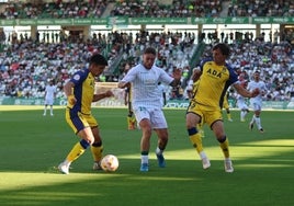 Un Córdoba CF con otro aire sigue cometiendo los mismos pecados (1-1)