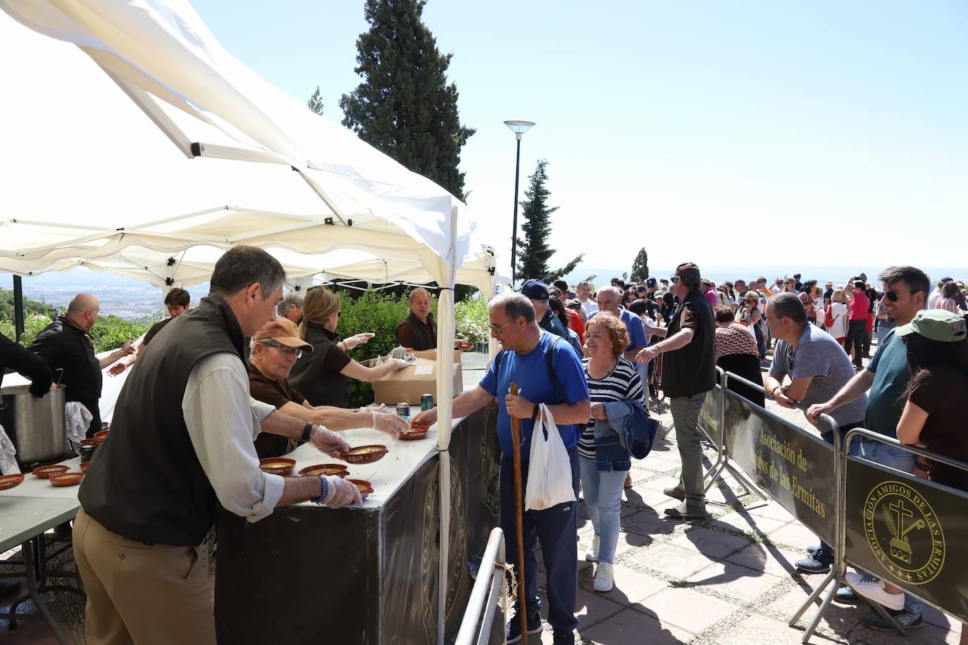 La tradición de las habas de las Ermitas de Córdoba, en imágenes