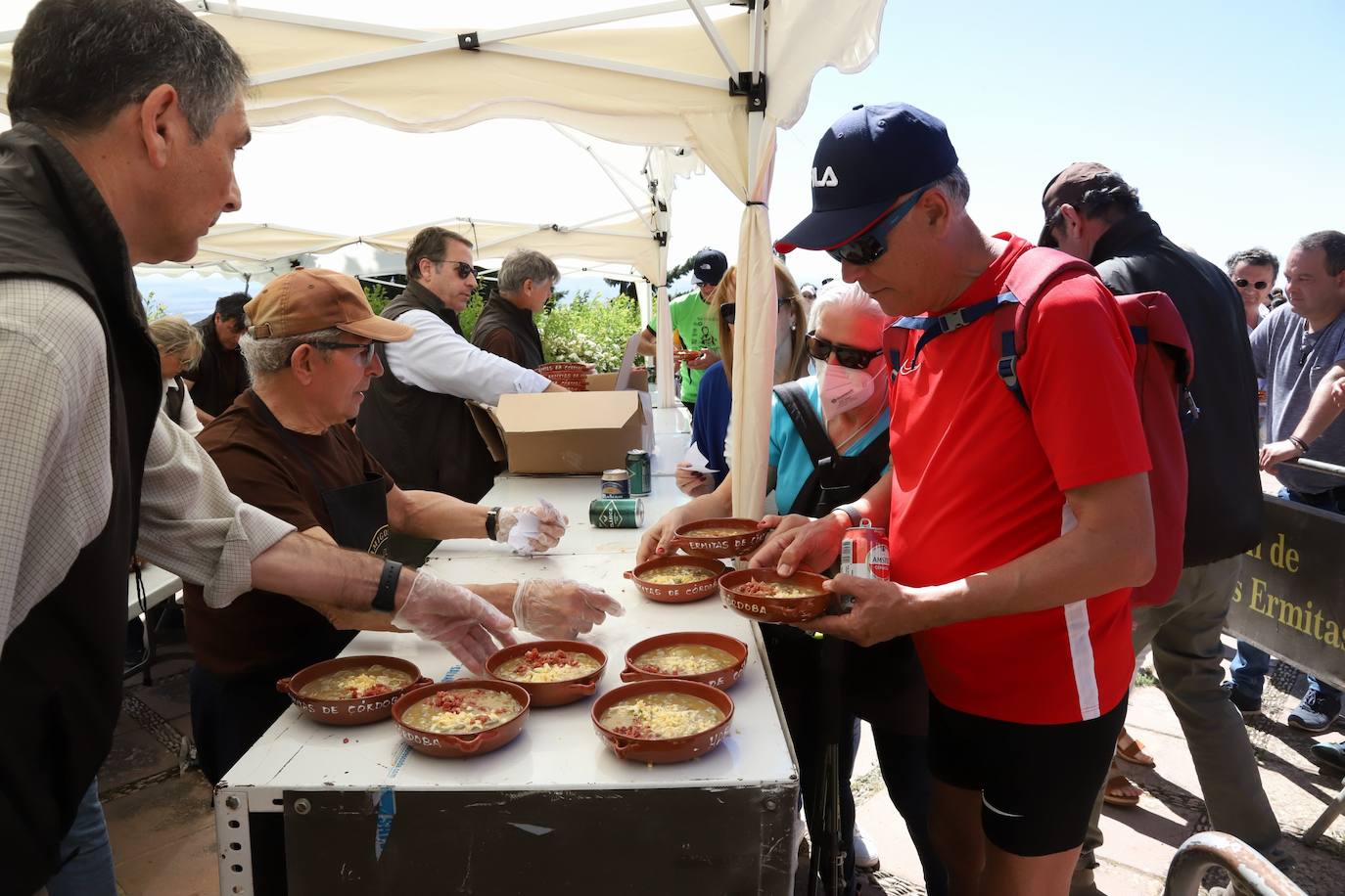 La tradición de las habas de las Ermitas de Córdoba, en imágenes
