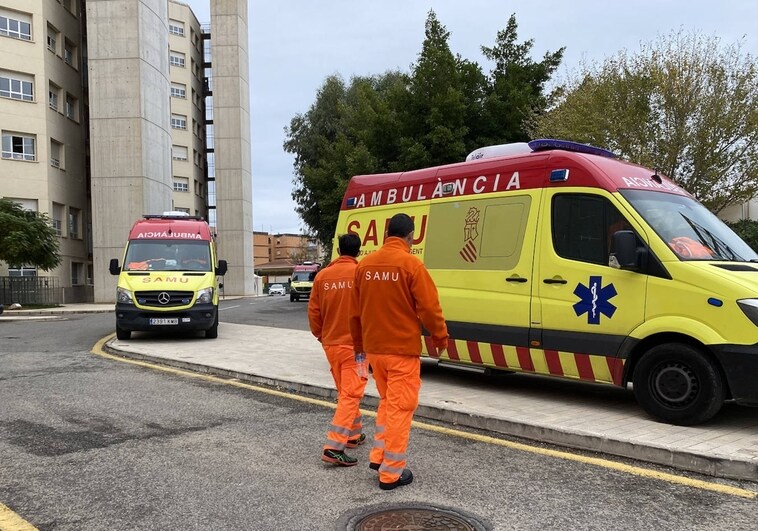 Un hombre muere al caer desde un tercer piso en llamas en la localidad valenciana de Oliva