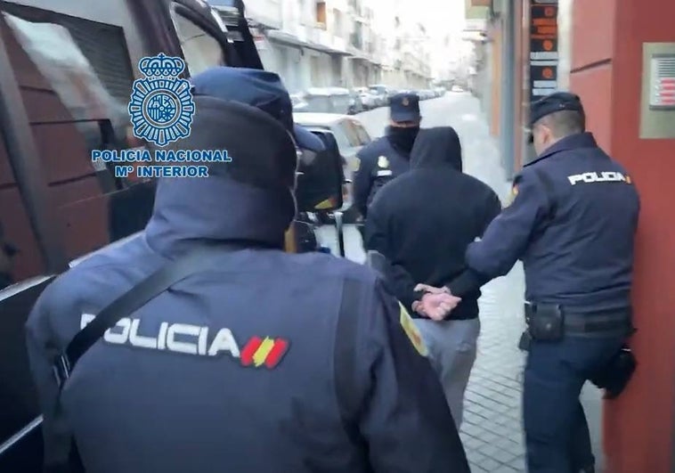 Explotación sexual en Orense: disponibles 24 horas, prohibido salir del piso y rechazar clientes