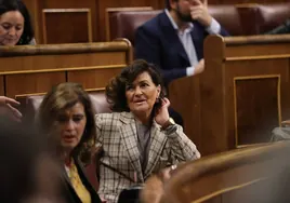 Carmen Calvo : «Hemos llegado a la locura de decir que la democracia la trajo Juan Carlos I»