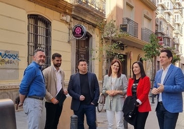 Ciudadanos recrudece la guerra contra los 'okupas' de La Invisible para recuperar el palacete público