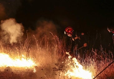 Castilla-La Mancha prohíbe fuegos artificiales y moviliza 1.000 efectivos y 108 medios ante el riesgo de incendios